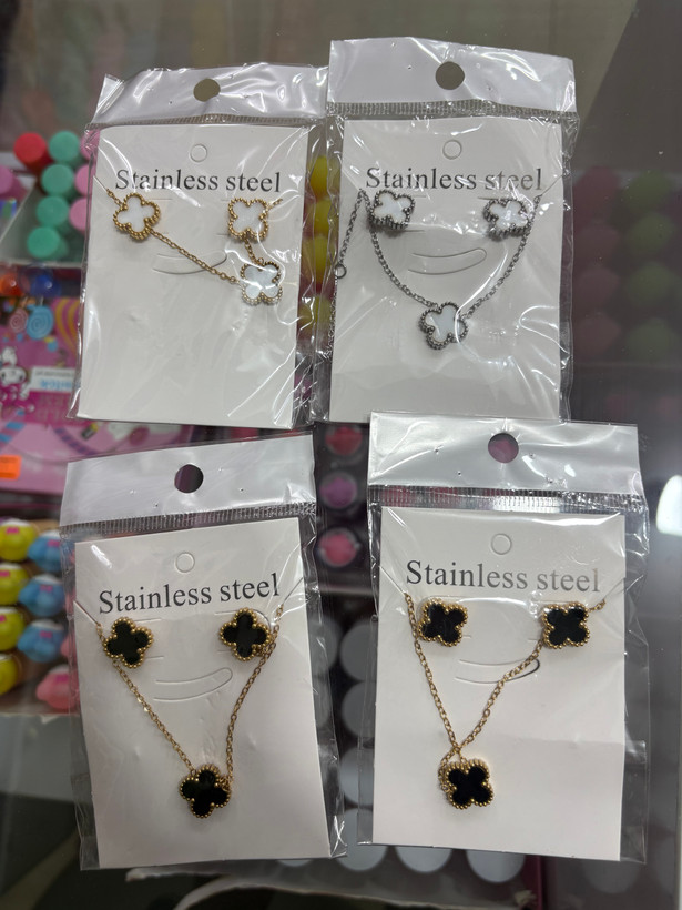 نیمست گردنبند و گوشواره ونکلیف
